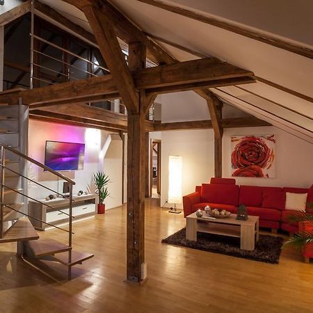 Amazing Charles Bridge Apartment Прага Номер фото