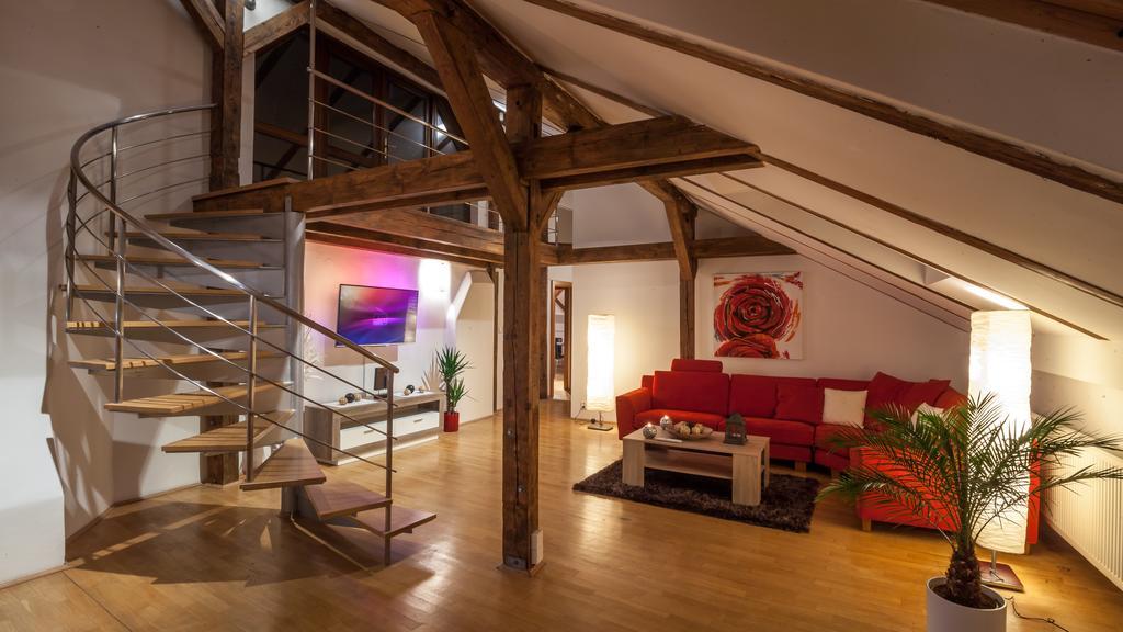 Amazing Charles Bridge Apartment Прага Номер фото